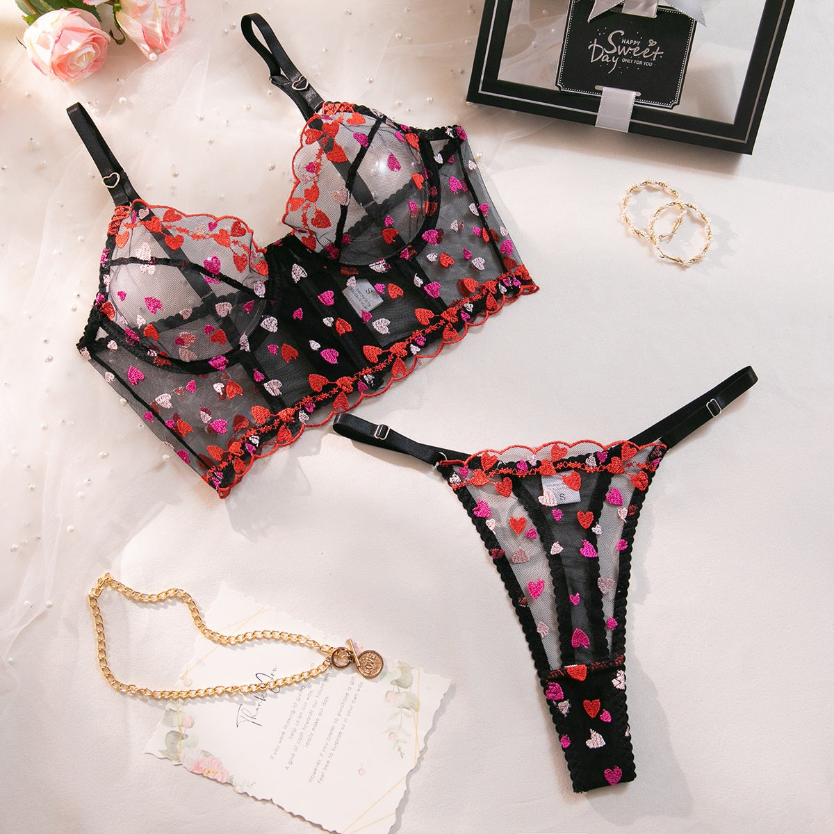 Women's Sexy Lace Underwear Heart-Shaped Beautiful Embroidery Mesh Steel Ring Gathered Bra Set